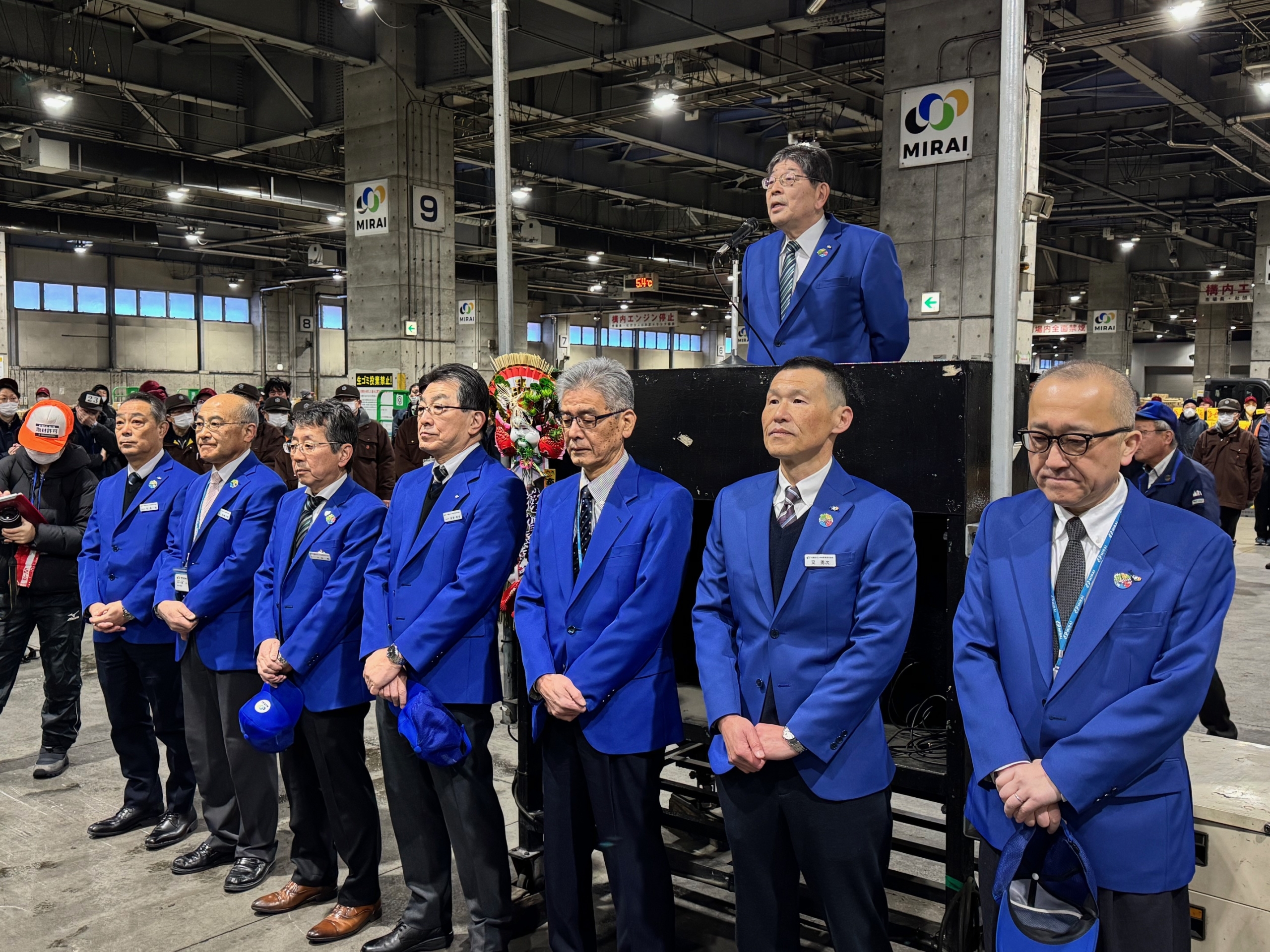 2024年（令和6年）のせり納めが行われました – 札幌みらい中央青果株式会社